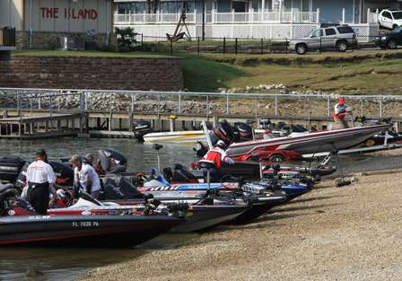 With no fish to weigh-in some competitors put their boats straight onto the trailer and headed home.