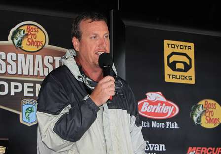 The final weigh in of the Bass Pro Shops Bassmaster Central Opens for 2010 started with a lot of rain as Tournament Director Chris Bowes thanked all of the sponsors for a successful year.