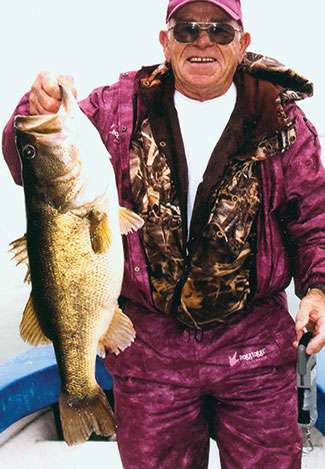 	<strong>Bobby Griggs</strong>
<p>
	10 pounds, 6 ounces<br />
	Lake Guerrero, Mexico<br />
	5-inch Zoom Super Fluke (watermelon red)</p>
