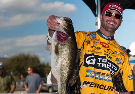 Gerald Swindle threw a crankbait for a big bag of 30 pounds, 13 ounces and the Day One lead.
