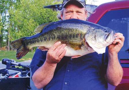 <p>
	Warren Kuser Jr. </p>
<p>
	10 pounds, 5 ounces<br />
	Private Pond, Va.<br />
	Strike King Red Eye Shad (sexy shad)</p>
