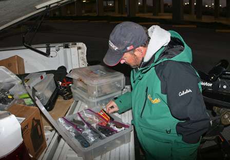 Jeff Kriet sorts through a few lures, making some last-minute selections to take with him on Saturday.