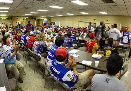 The fifteen Elite Series rookies stood to be recognized during the anglers meeting. 