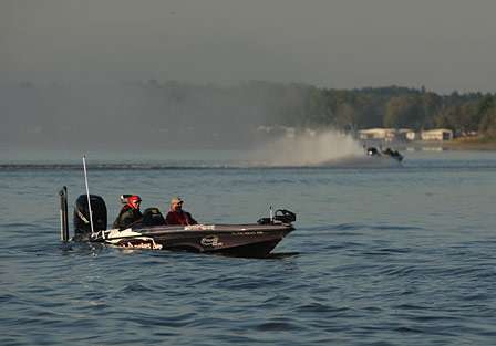Anglers race across Lake Dora to start Day Three.