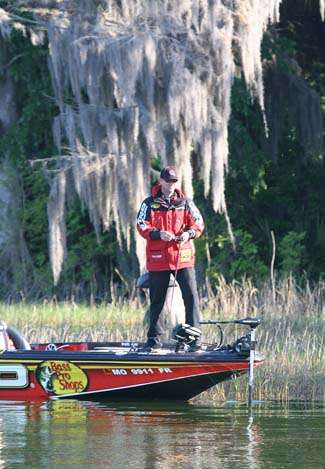Framed by a beard of Spanish moss, VanDam tries to upgrade his limit Saturday.