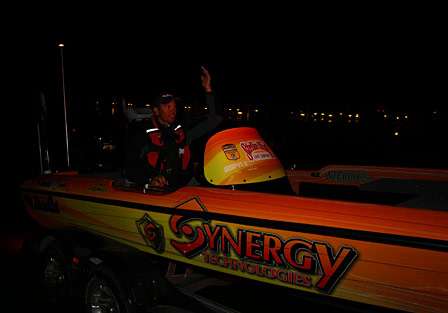 James Niggemeyer signals to his driver to back him in as he launches on Day Four of the Sunshine Showdown.
