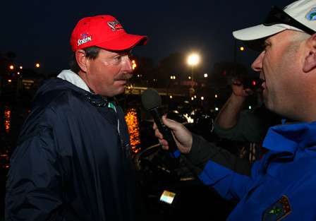 Dave Mercer interviews Shaw Grigsby prior to the start of Day One of the Power-Pole Citrus Slam.