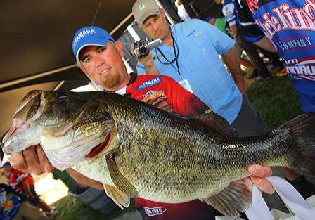 Clark Reehm shows off his 9-plus hawg.