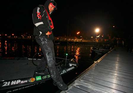 Fred Roumbanis pulls to the dock, waiting to be paired with his Day Two Marshal. 