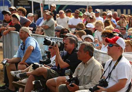 Photographers prepare for the final weigh-in of the Power-Pole Citrus Slam. 