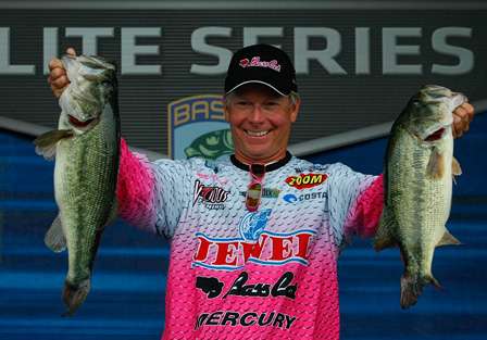Elite Series pro Kevin Short finished first in the 2010 Alabama Charge, weighing in a total of 75 pounds, 1 ounce of 'Bama bass.