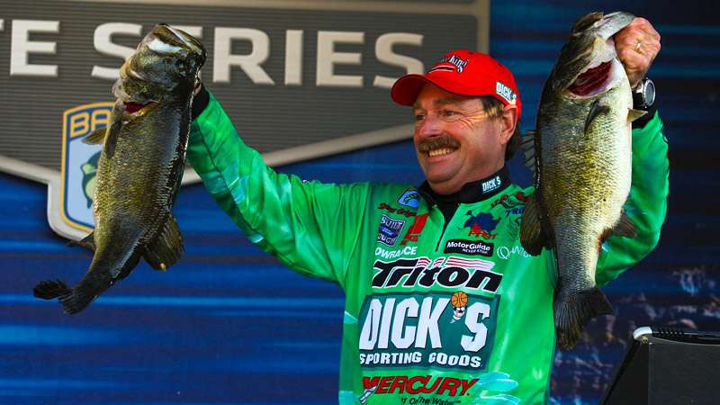 <p>
	Sight fishing sensation Shaw Grigsby flashed his smile aplenty at the Sunshine Showdown, especially since it was his first victory in more than 10 years.</p>
