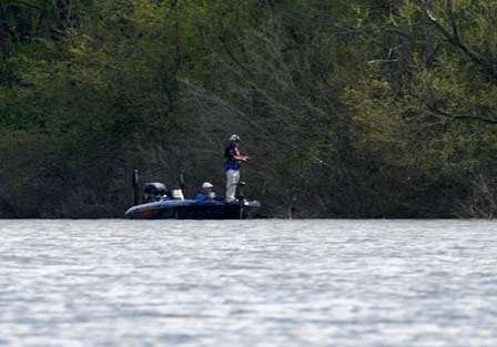 Noted shallow-water specialist Tommy Biffle casts to bushes on Day Two of the Alabama Charge.