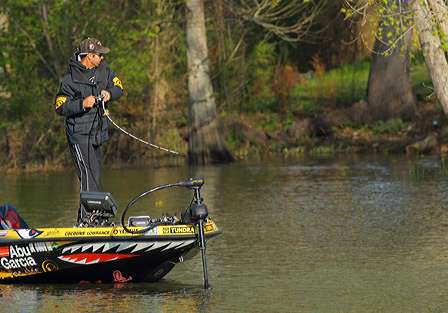 Mike Iaconelli sets the hook...