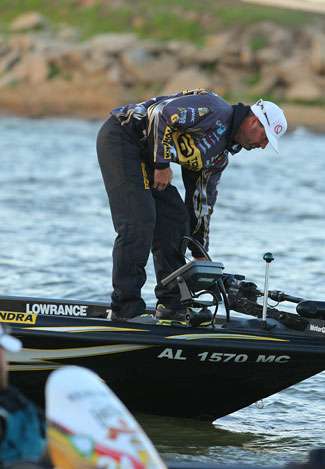 Gerald Swindle gets everything ready for a bumpy ride on Toledo Bend.