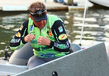 James Stricklin made his first top-12 cut of the year and ties a lure on early Sunday.