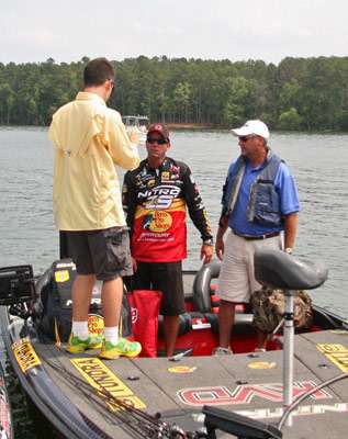 <p>
	Kevin VanDam does a BASSCam update regarding the Toyota Tundra Bassmaster Angler of the Year race.</p>
