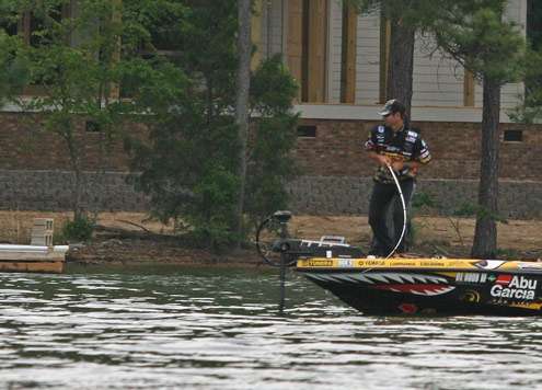 <p>
	The windy conditions helped fire the bass up and Iaconelli was hooked up again.</p>
