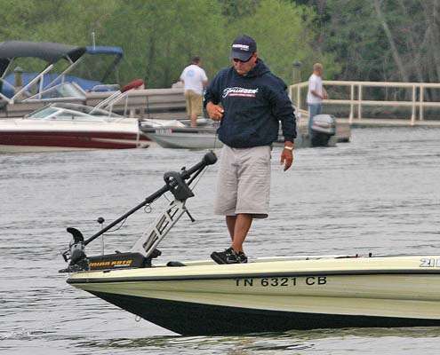 <p>
	Davy Hite got a workout lifting his trolling motor dozens of times on Saturday.</p>

