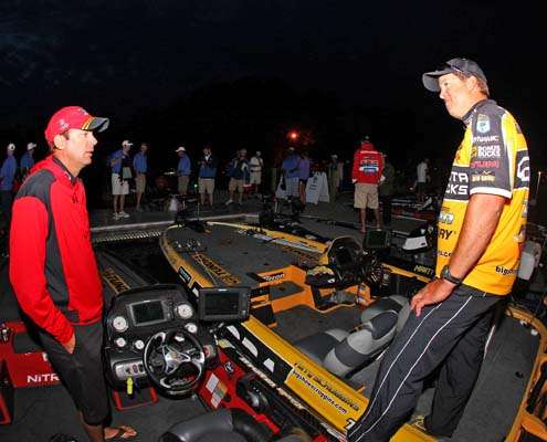 <p>
	Kevin VanDam and Terry Scroggins talk about the upcoming day.</p>
