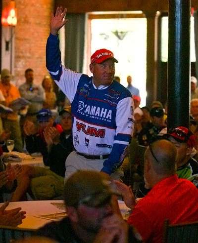 <p>
	Alton Jones is recognized as the leader of the Toyota Tundra Bassmaster Angler of the Year race at registration for the Pride of Georgia.</p>
