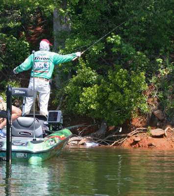 <p>
	Grigsby makes repeated flips to the bed to trigger a bite from the largemouth.</p>
