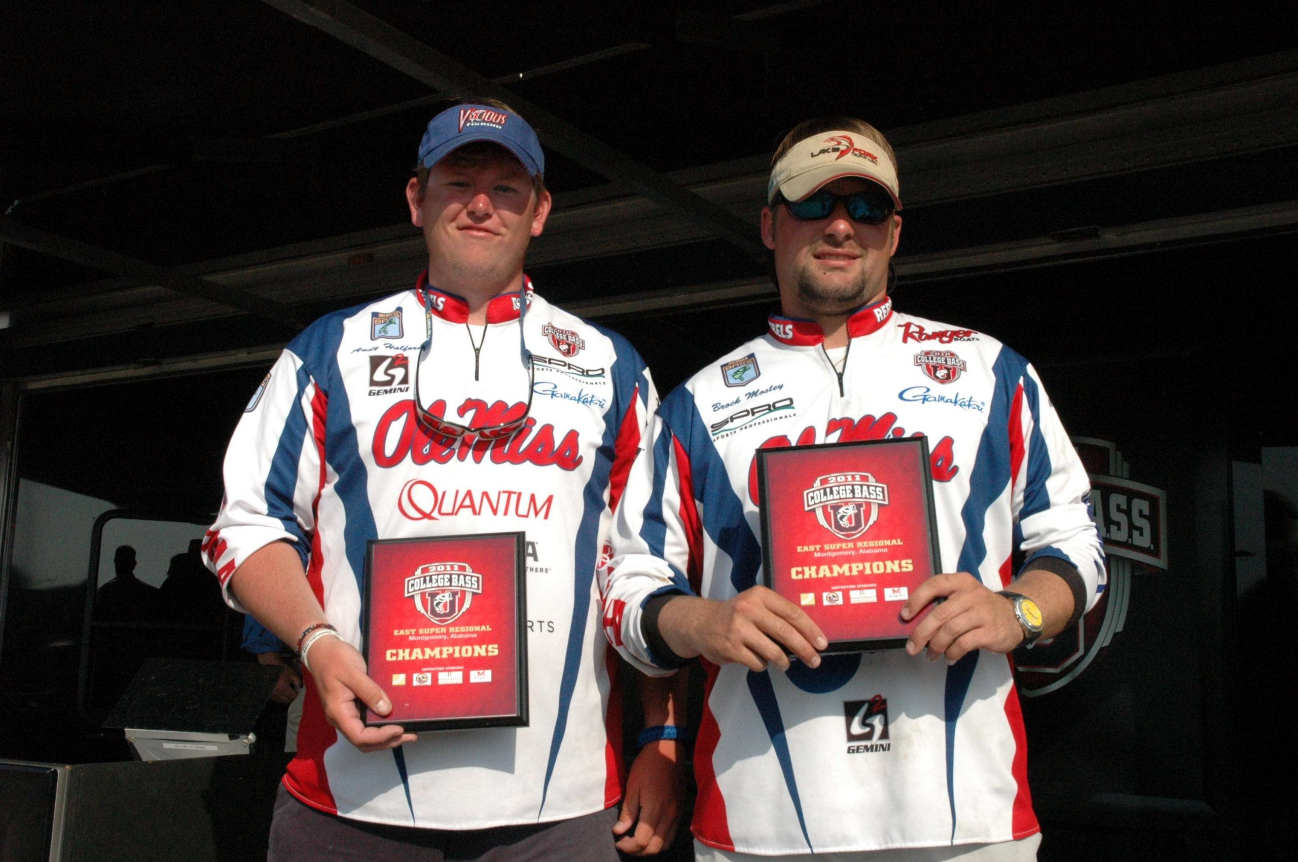 <p>
	Andy Halford and Brock Mosley hold their plaques for winning the East Super Regional.</p>
