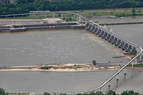 <p>
	Water flows from the Murray Lock and Dam.</p>
