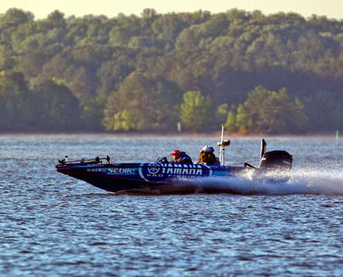 <p>
	Todd Faircloth makes a move early on Day One of the Pride of Georgia on West Point Lake.</p>
