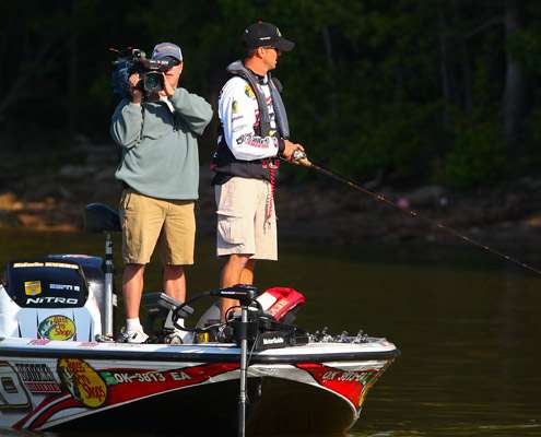 <p>
	Cameraman Brian Mason captures Evers' day of fishing for Bassmaster television.</p>
