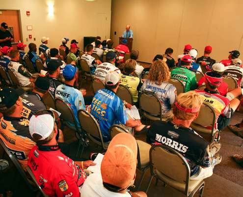 <p> 	The anglers are attentive to Weldon as he explains the take-off and weigh-in procedures for Lake Murray.</p> 