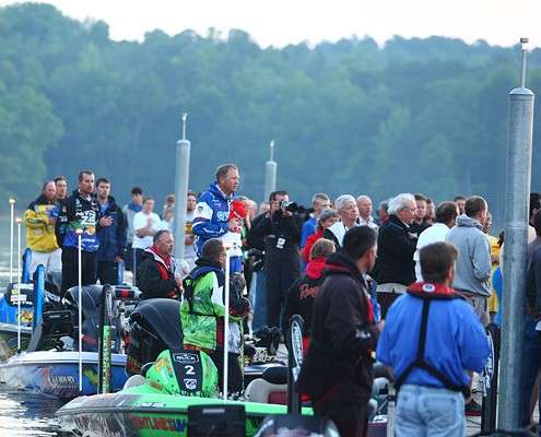 <p>
	Jones began Day Four in ninth place and KVD looked like he would make up some ground as he started in second.</p>
