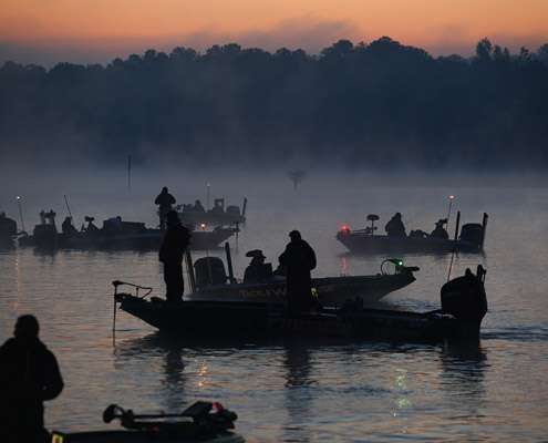 <p>
	A foggy West Point Lake welcomed the anglers on Saturday morning.</p>
