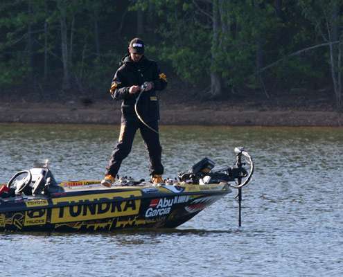 <p>
	Mike Iaconelli sets the hook on a bass on Day One of the Pride of Georgia.</p>

