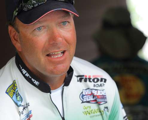 <p>
	Davy Hite chats with the media backstage after a tougher day on the waters of his home lake.</p>
