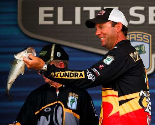 <p>
	Kevin VanDam kept his hand in the race for a fourth consecutive AOY title, but if not for a poor Day Two he might have held the lead.</p>
