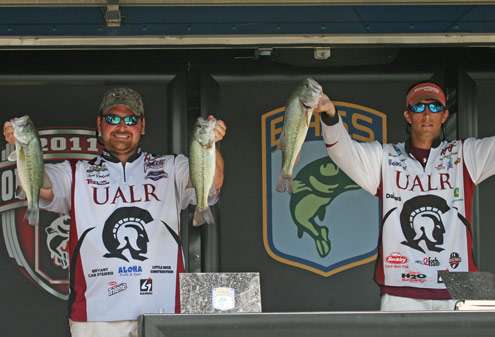 <p>
	Trent Gephardt and Brian Duckett of UALR landed 21 pounds over two days to finish sixth.</p>
