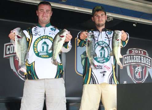 <p>
	Roy Roberts and Trevor Graddy from Arkansas Tech caught 8 pounds, 7 ounces and sit in 14<sup>th</sup> place.</p>
<p>
	 </p>
<p>
	 </p>
