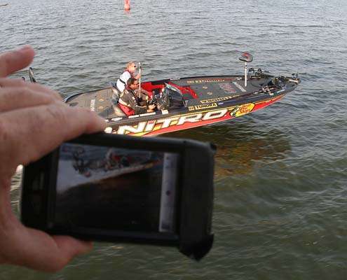 <p>
	 </p>
<p>
	Kevin VanDam is captured on BassCam while running to his first area.</p>
