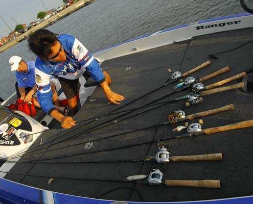 <p>
	 </p>
<p>
	Takahiro Omori gets his rods ready for Day Four.</p>

