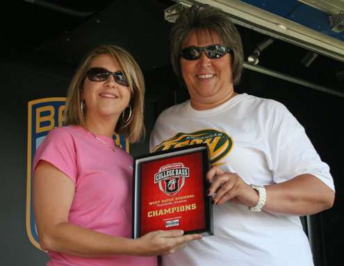 <p>
	Christie Graham and Christy Austin accepted an award on behalf of the City of Russellville for their help organizing the tournament.</p>
