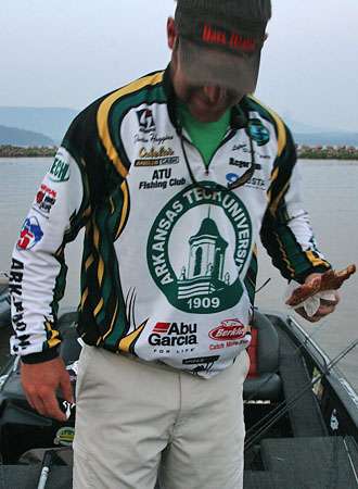 <p>
	Fishing on his home water, Dustin Huggins knew where to get the best apple fritter.</p>
