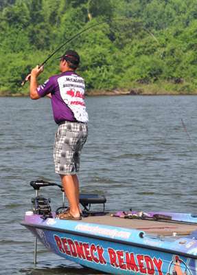 <p>
	Billy McCaghren alternated among a crankbait, big worm and spinnerbait along the flat he was fishing.</p>

