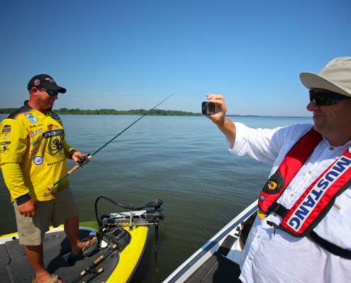 <p>
	B.A.S.S. emcee Dave Mercer did a BASSCam video with Bobby Lane that can be viewed on Bassmaster.com. </p>
