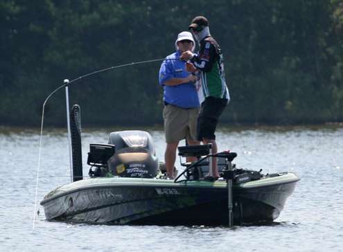 <p>
	After blanking yesterday, Jonathon VanDam has turned things around, hooking up with his fifth fish of the morning.</p>
