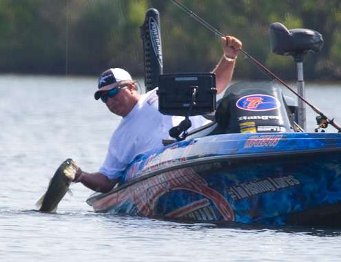 <p>
	Finally, Brauer grabs this 3-pounder and finishes his limit on Day Two.</p>
