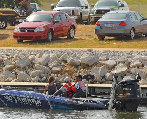 <p>
	Dave Wolak and his family go on a short boat ride to the ramp.</p>
