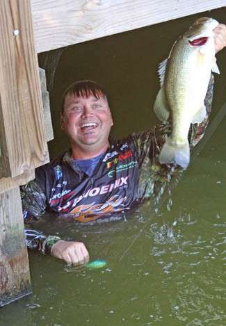 <p> 	Another postseason veteran, Greg Hackney sandwiched a subpar Elite season with two sixth-place finishes, the latter of which propelled him into his 10th Classic appearance. Standing third in the Region 3 voting, if he gets back to Montgomery he might bring some more excitement like his famous plunge above.</p> 