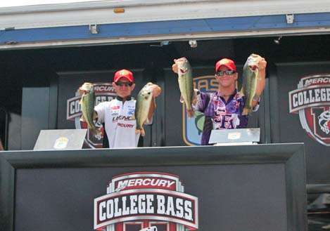 <p>
	 Upshaw and Watkins show off their winning fish, the last one coming in the final moments.</p>
