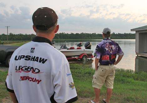 <p>
	 </p>
<p>
	Andrew Upshaw and Ryan Watkins of Stephen F. Austin watch as a camera boat is launched onto a small reservoir in southeast Arkansas thatâs being called Classic Lake.</p>
